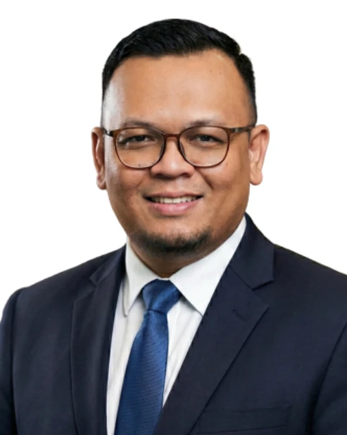 Mohd Harris bin Zahari in professional business attire
